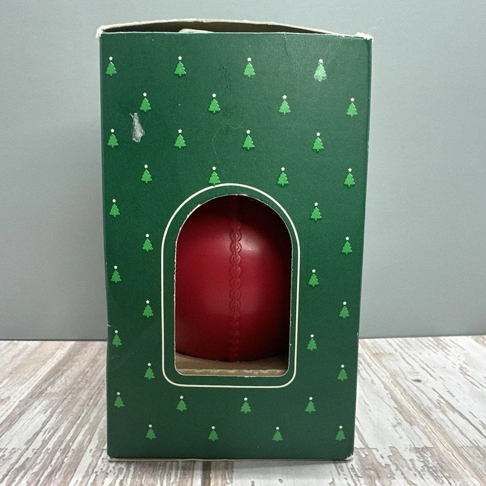 Vintage Hallmark Keepsake Ornament Lighted - Santa's Workshop -‎ 1984 with Box